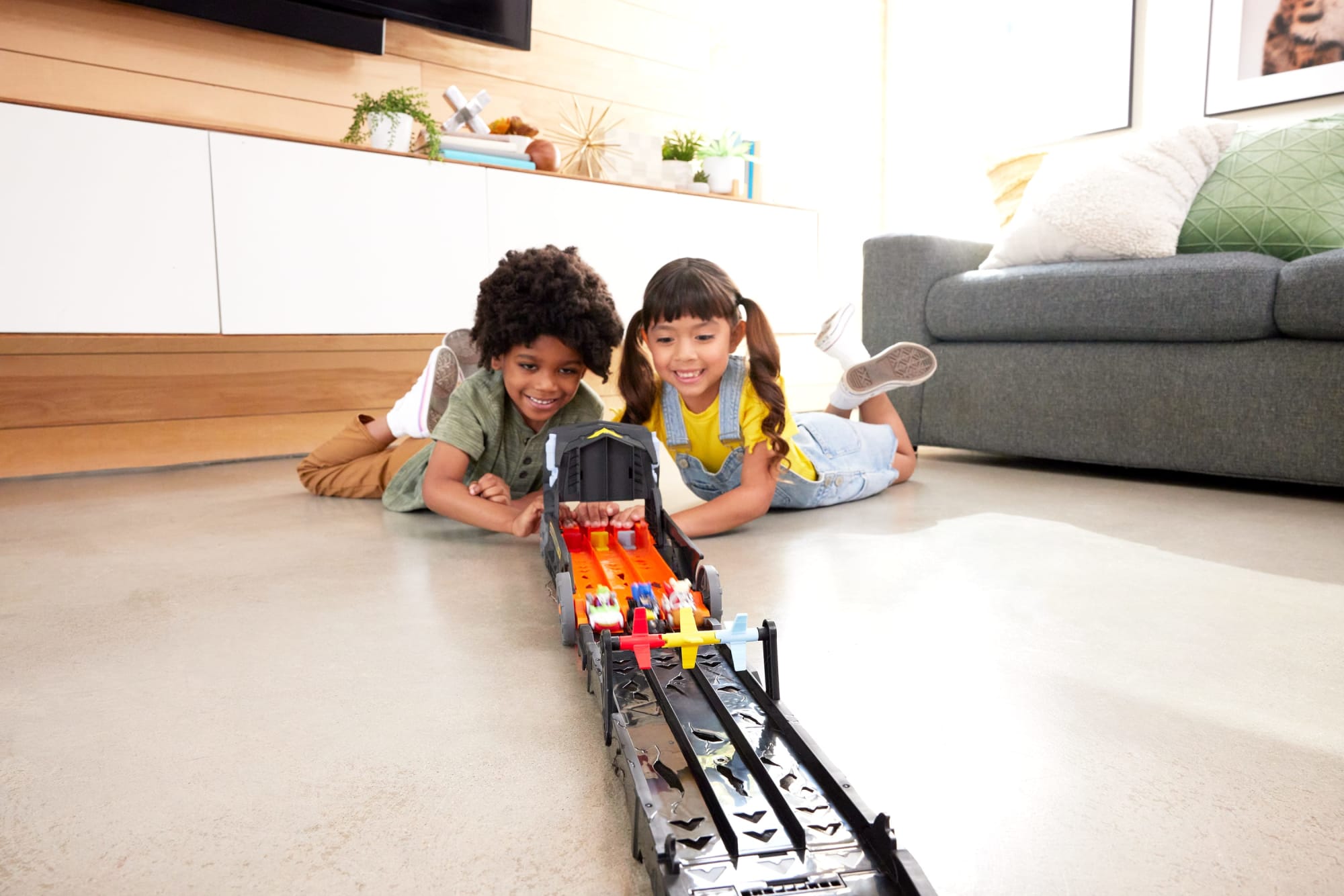 Hot Wheels-Racerverse Batman Évasion-Véhicule Avec 2Voitures en Métal