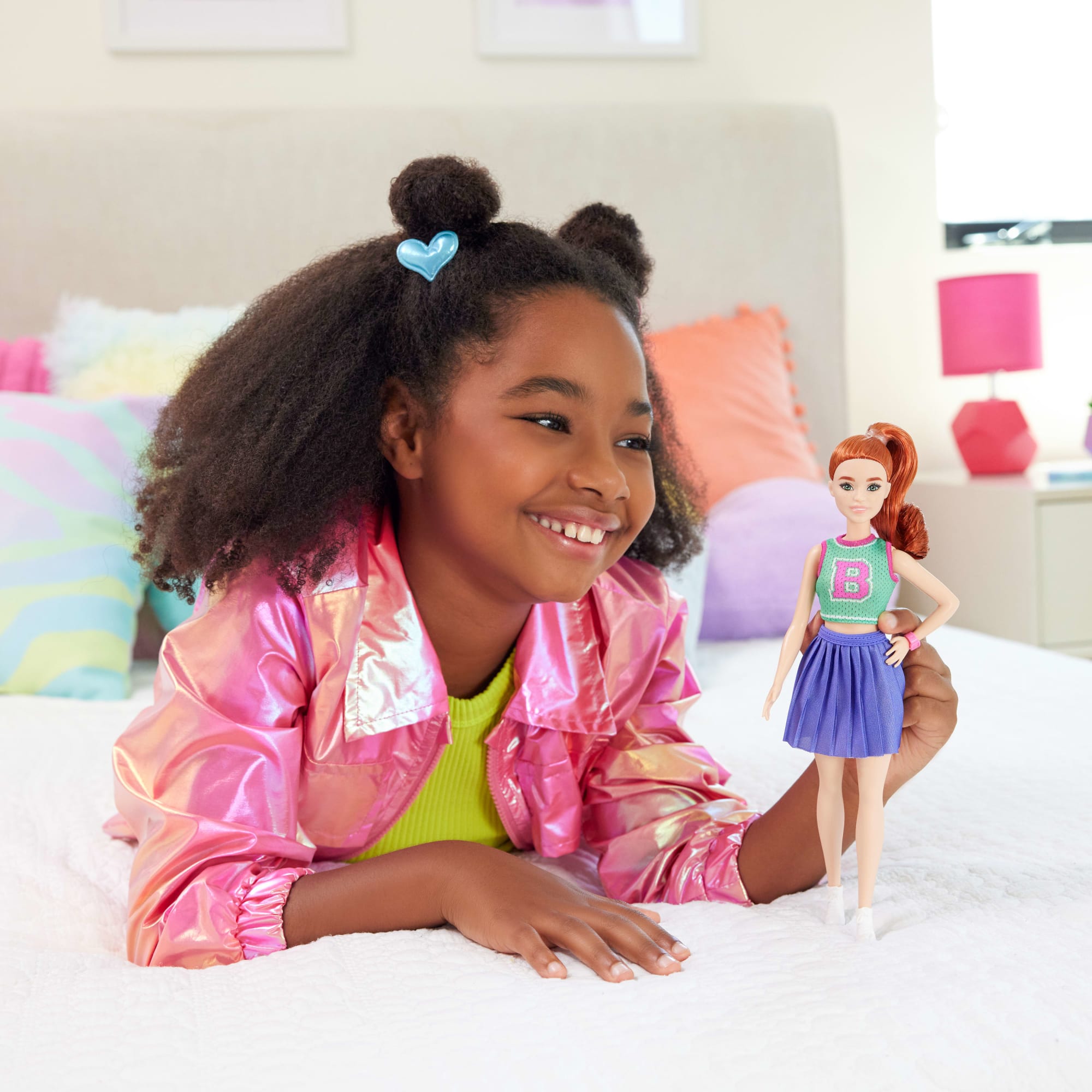 Barbie Fashionista Boneca Camiseta Verde e Saia Roxa